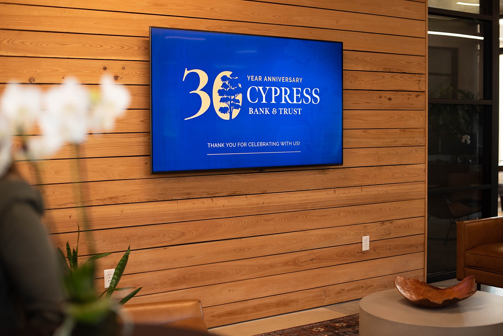 Exhibición del 30 aniversario de Cypress Bank & Trust